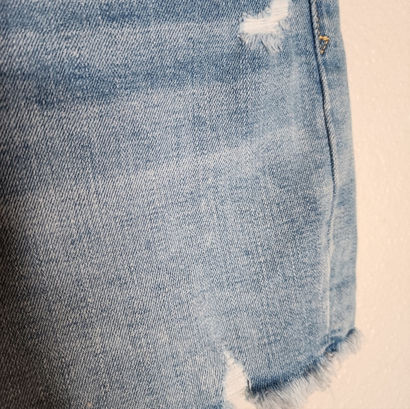 GAP Distressed Denim Mid Rise 5" Shorts Size 26 - Picture 5 of 10